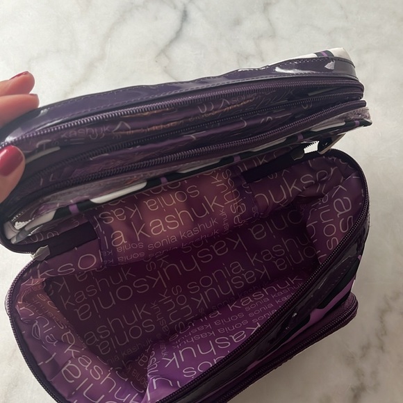 Sonia Kashuk travel bag double zippers train case top handle purple geometric - Picture 13 of 15